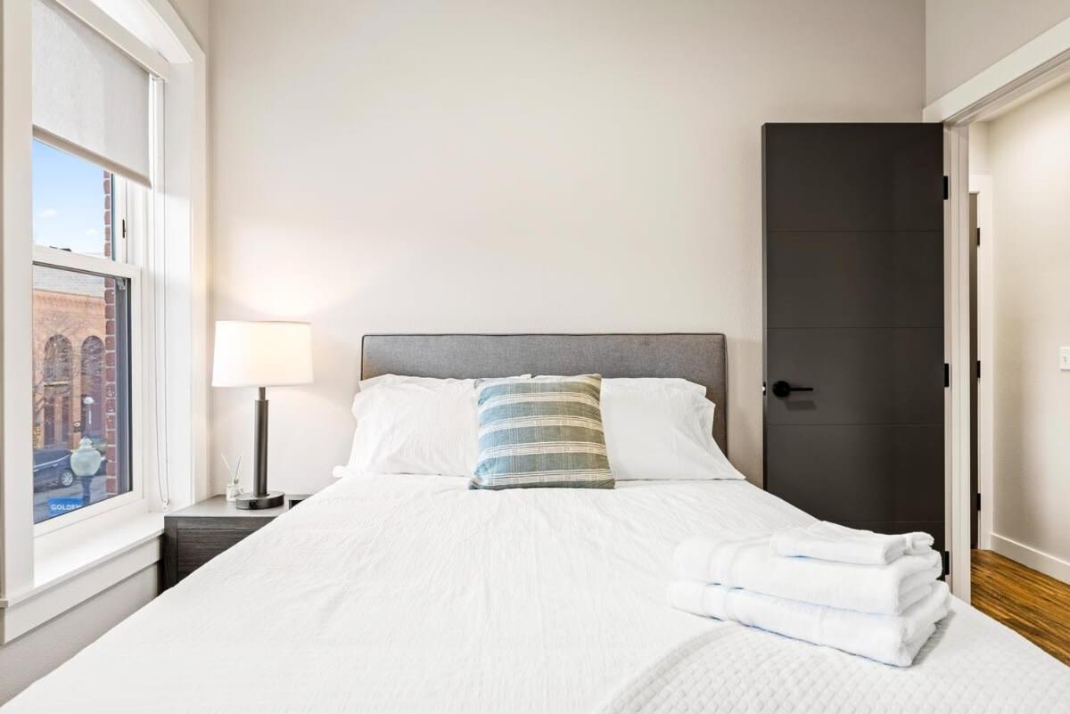 Avenue Hotel Downtown Golden Gold Miners Suite ภายนอก รูปภาพ