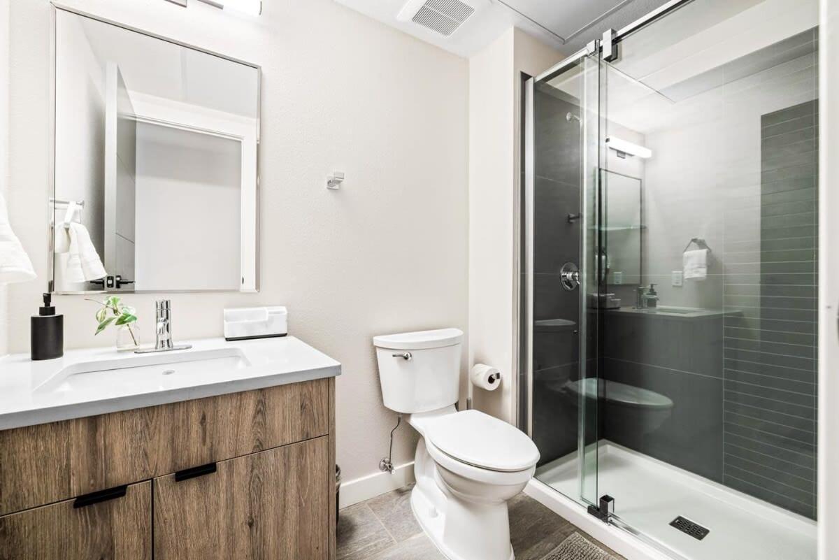 Avenue Hotel Downtown Golden Gold Miners Suite ภายนอก รูปภาพ